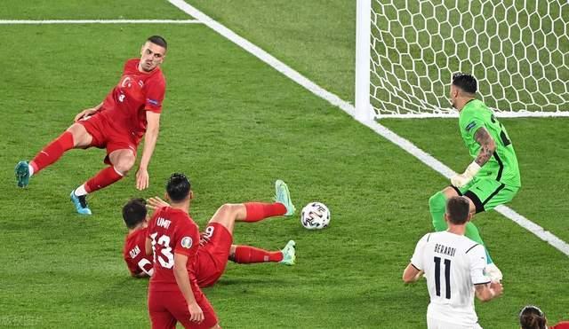 14, 尤文铁卫乌龙送礼遭球迷诟病  